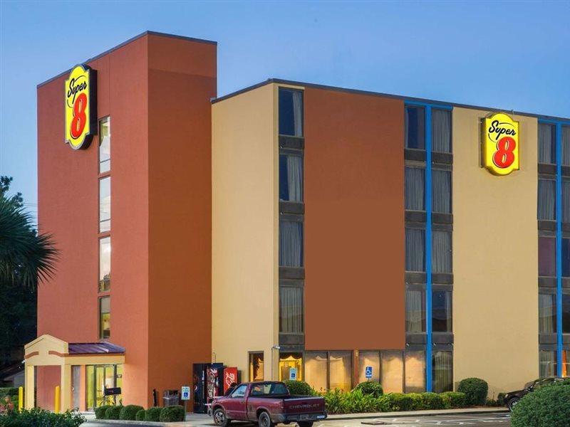 Super 8 By Wyndham Myrtle Beach/Market Common Area Eksteriør billede