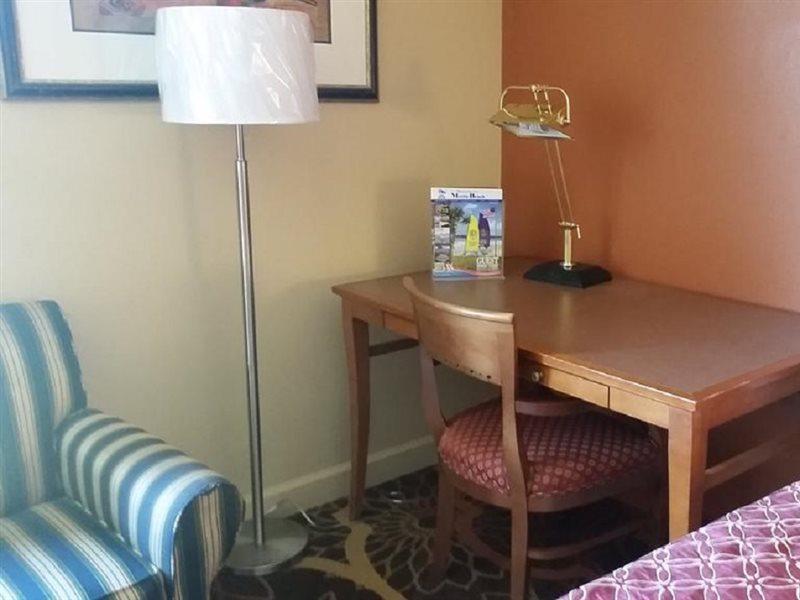Super 8 By Wyndham Myrtle Beach/Market Common Area Eksteriør billede